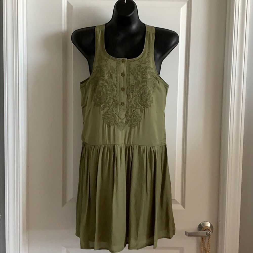 🟣 NWT Esley Dress Size M